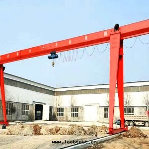 MH型3-16吨(dūn)電(diàn)動(dòng)葫蘆單梁(liáng)門(mén)式起(qǐ)重機(jī)(箱(xiāng)體(tǐ)形狀)