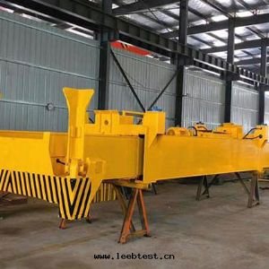 集裝(zhuāng)箱(xiāng)吊具